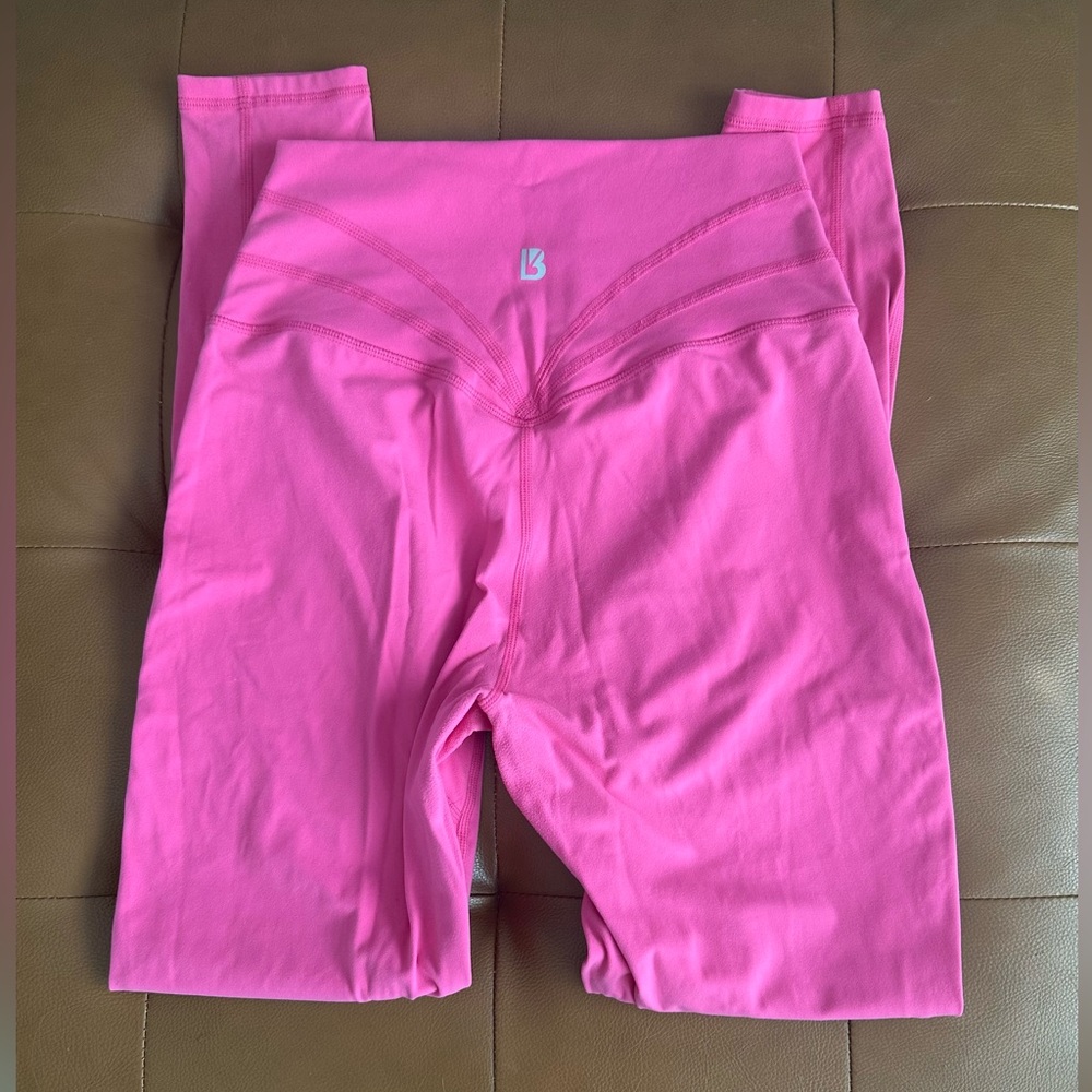 BuffBunny Legacy Leggings Pink. Size medium - Picture 5 of 7